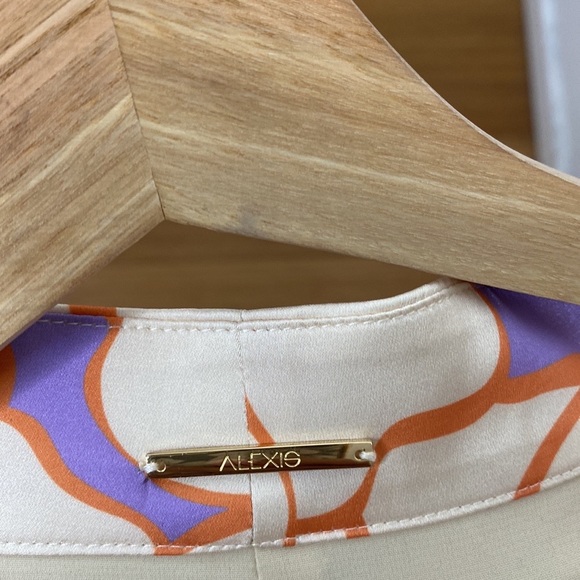 Alexis Short Set in Wisteria - Picture 13 of 14